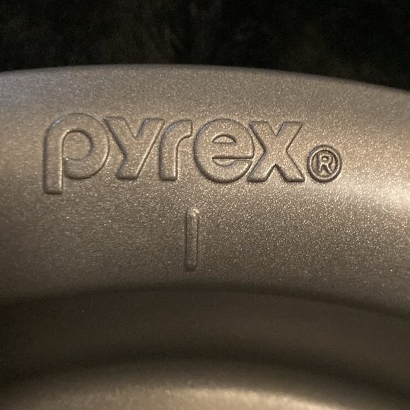 Pyrex deep dish pie pans, set of 2 - Picture 4 of 6